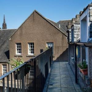 Modern Grassmarket Apartment