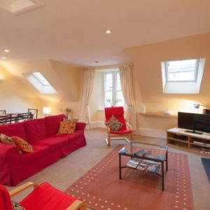 Parliament Sq apt 5 Royal mile