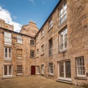 the Edmonstones Close Residence