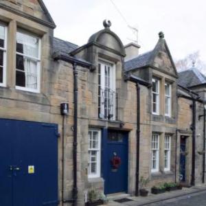 Quiet Ground Floor Mews Flat and parking