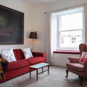 1 Bedroom Apartment in City Centre Sleeps 4 6 Edinburgh