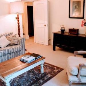 1 Bedroom Apartment in New Town Accommodates 4 Edinburgh