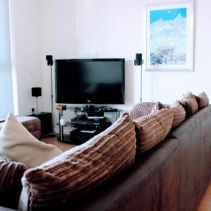 Modern Apartment with Balcony Sleeps 3