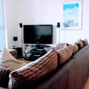 modern Apartment with Balcony Sleeps 3