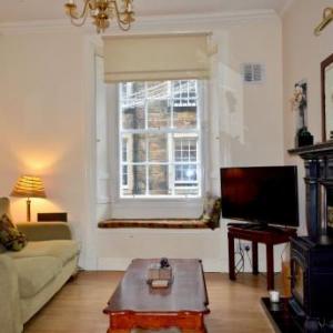 Comfortable 2 Bedroom Apartment On Historic Rose Street Edinburgh 