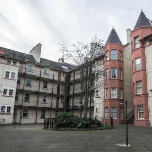 419 Luminous 2 bedroom apartment in the heart of Edinburgh's Old Town