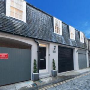 Fantastic 2 BR City Centre mews House with free secure parking Edinburgh 