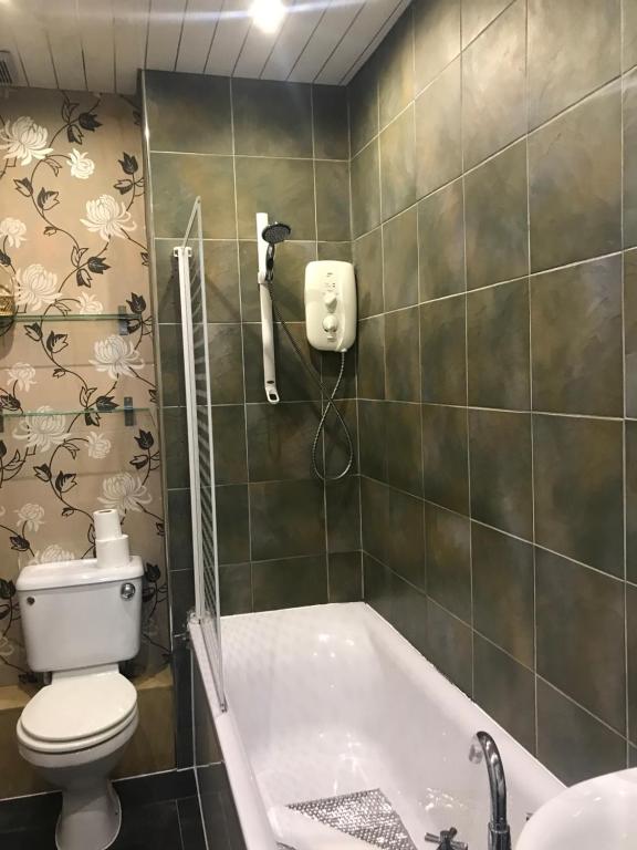 Alexander Guest House - image 3