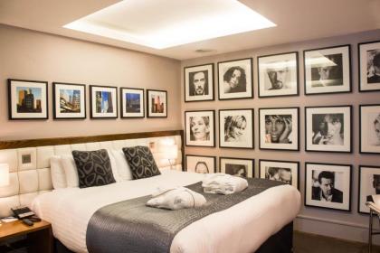 Le Monde Hotel - image 1