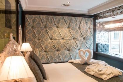 Le Monde Hotel - image 13