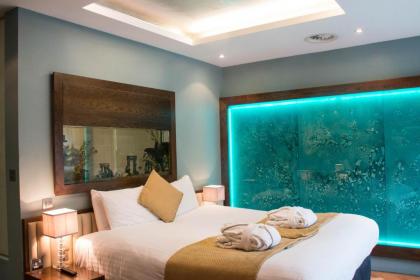 Le Monde Hotel - image 15