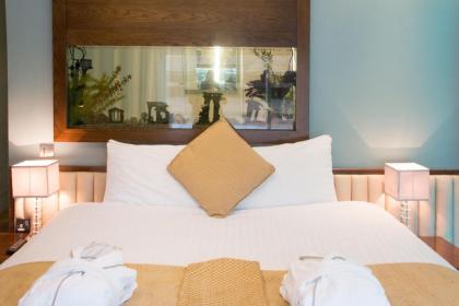 Le Monde Hotel - image 19