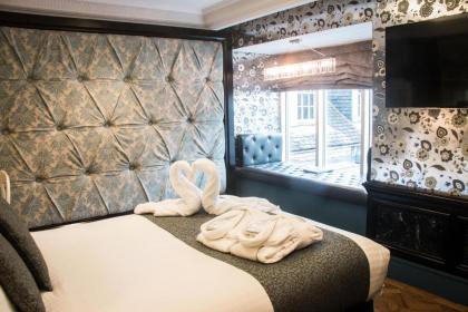 Le Monde Hotel - image 6