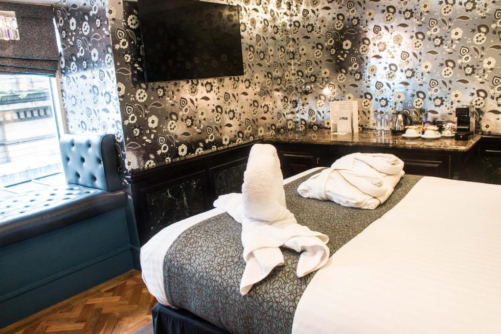 Le Monde Hotel - image 7