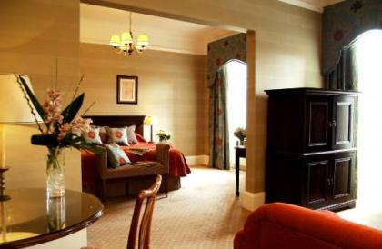 The Edinburgh Residence - image 12