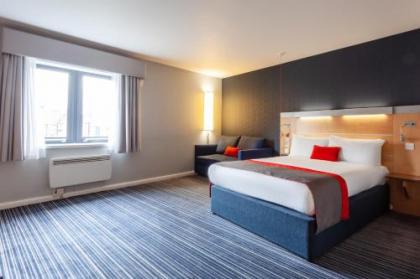 Holiday Inn Express Edinburgh – Royal Mile - image 13