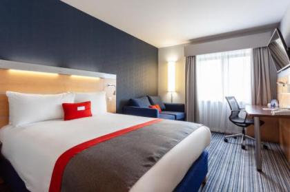 Holiday Inn Express Edinburgh – Royal Mile - image 2