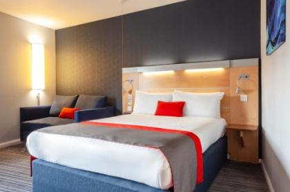 Holiday Inn Express Edinburgh – Royal Mile - image 4