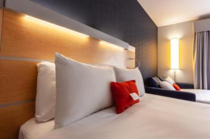 Holiday Inn Express Edinburgh – Royal Mile - image 6