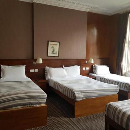 Edinburgh House Hotel - image 2