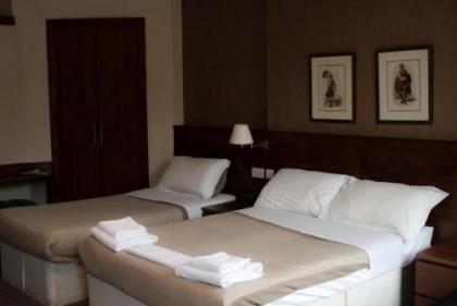 Edinburgh House Hotel - image 5