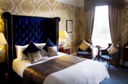 Royal Scots Club - image 4