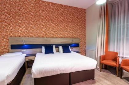 Cairn Hotel & Apartments - image 10