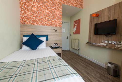 Cairn Hotel & Apartments - image 4