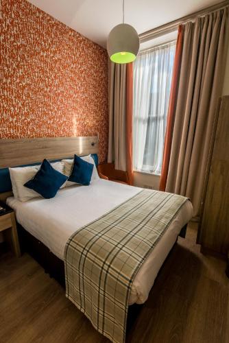 Cairn Hotel & Apartments - image 5
