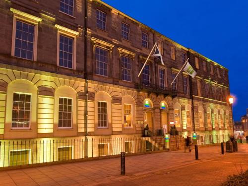 Holiday Inn Express Edinburgh City Centre - main image