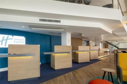 Holiday Inn Express Edinburgh City Centre - image 18