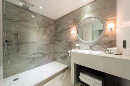 DoubleTree By Hilton Hotel Edinburgh City Centre - image 12