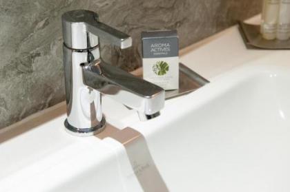 DoubleTree By Hilton Hotel Edinburgh City Centre - image 16