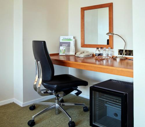Holiday Inn Express Edinburgh City West - image 5
