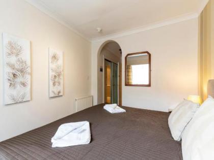 Arden Guest House - image 4