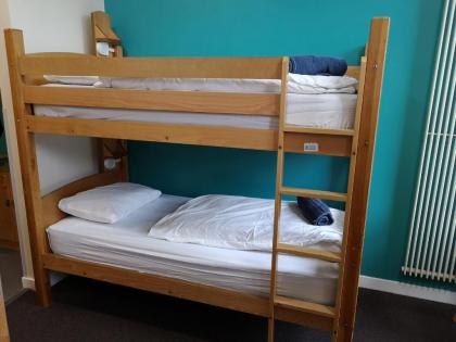 Edinburgh Central Accommodation - image 15