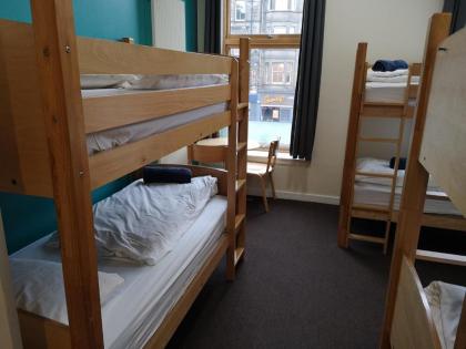 Edinburgh Central Accommodation - image 16
