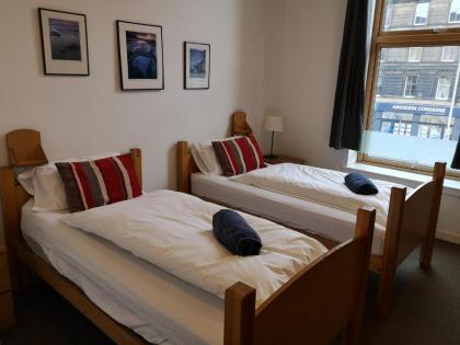 Edinburgh Central Accommodation - image 18