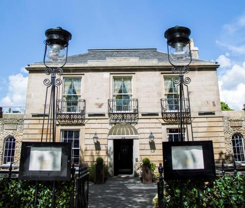 The Raeburn - main image