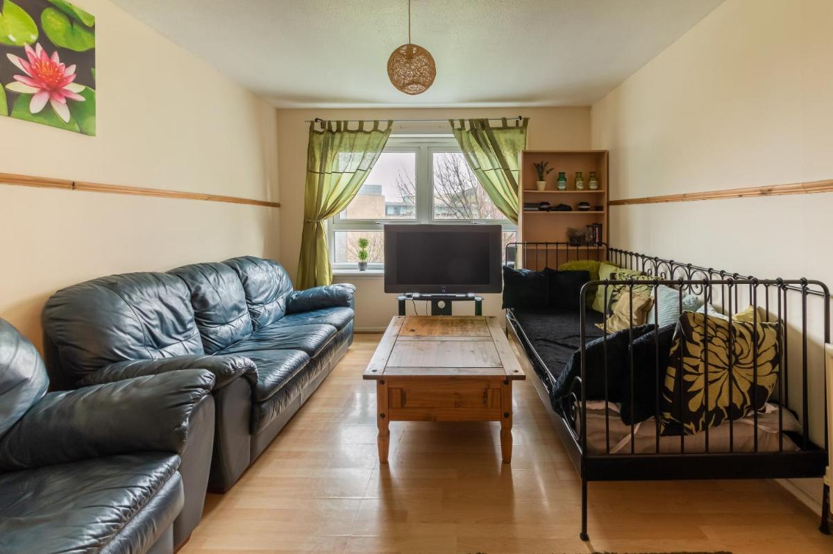 EDINBURGH CITY CENTRE AISHIA/SAKINA APARTMENT - main image