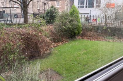 EDINBURGH CITY CENTRE AISHIA/SAKINA APARTMENT - image 16