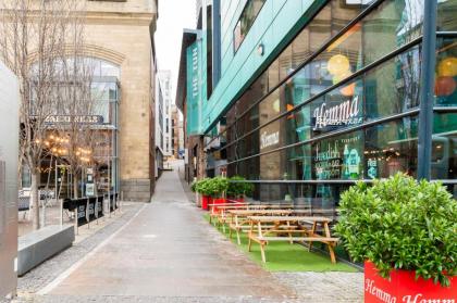 EDINBURGH CITY CENTRE AISHIA/SAKINA APARTMENT - image 5