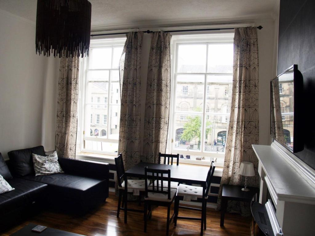 Niddry Street Apartments Edinburgh - image 6