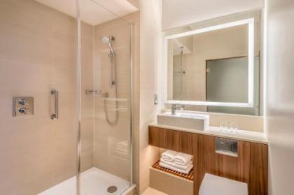 Courtyard by Marriott Edinburgh - image 13