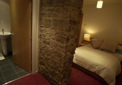 Edmonstone Suite Old Town - image 19