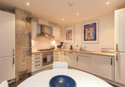 Edmonstone Suite Old Town - image 3