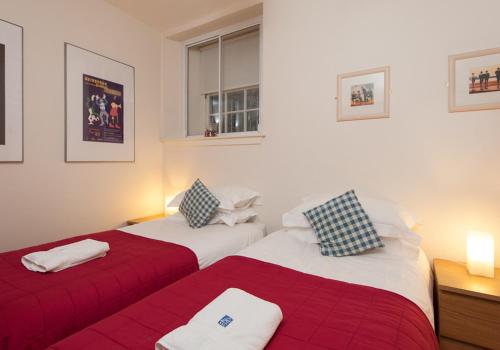 Edmonstone Suite Old Town - image 4