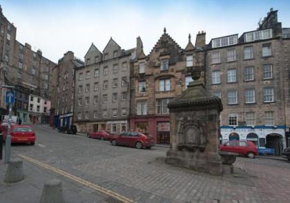 Edmonstone Suite Old Town - image 7