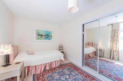 Belford Mews Apartment - image 12