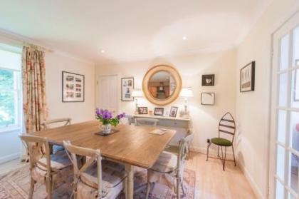Belford Mews Apartment - image 4